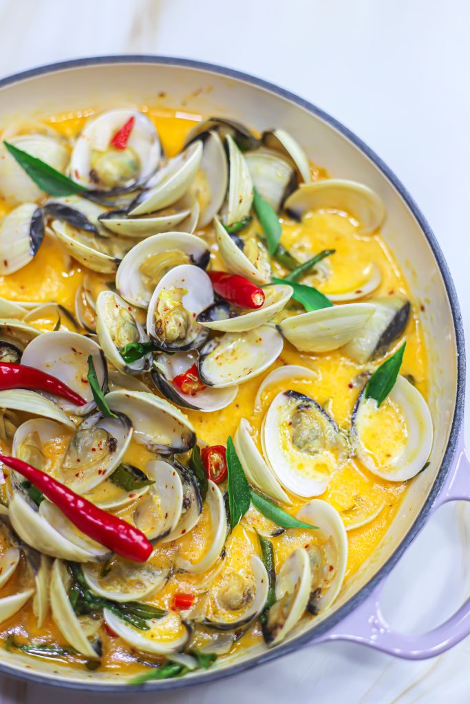 Creamy Clams Recipes: Dive into Decadence with Rich Sauces