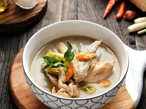 Garang Asem Seafood Kuah Bening: A Culinary Journey into Indonesian Flavors