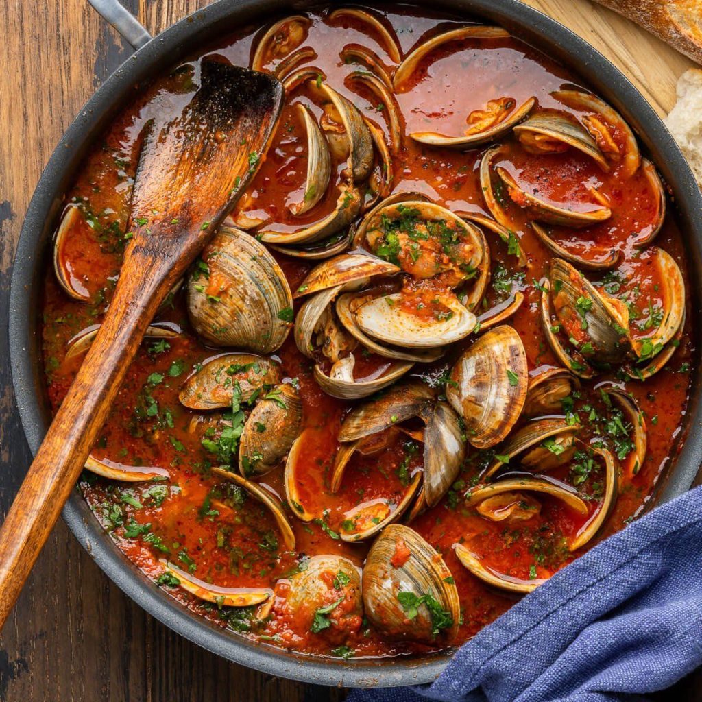 Mastering the Art of Spicy Sweet Oyster Sauce Clams: A Family Favorite Recipe