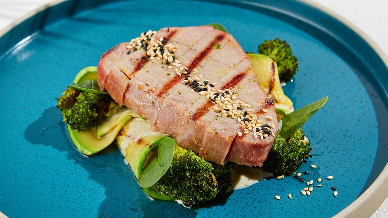 Mastering the Perfect Medium-Rare Tuna Steak: A Culinary Guide