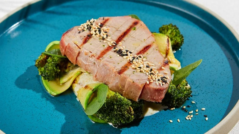 Mastering the Perfect Medium-Rare Tuna Steak: A Culinary Guide