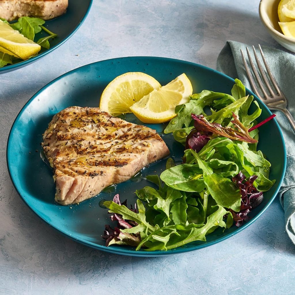 Mastering the Perfect Medium-Rare Tuna Steak at Home