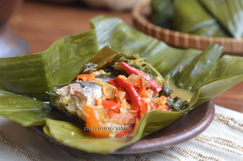 Savor the Authentic Taste: A Comprehensive Guide to Botok Ikan Patin Bungkus Daun Pisang