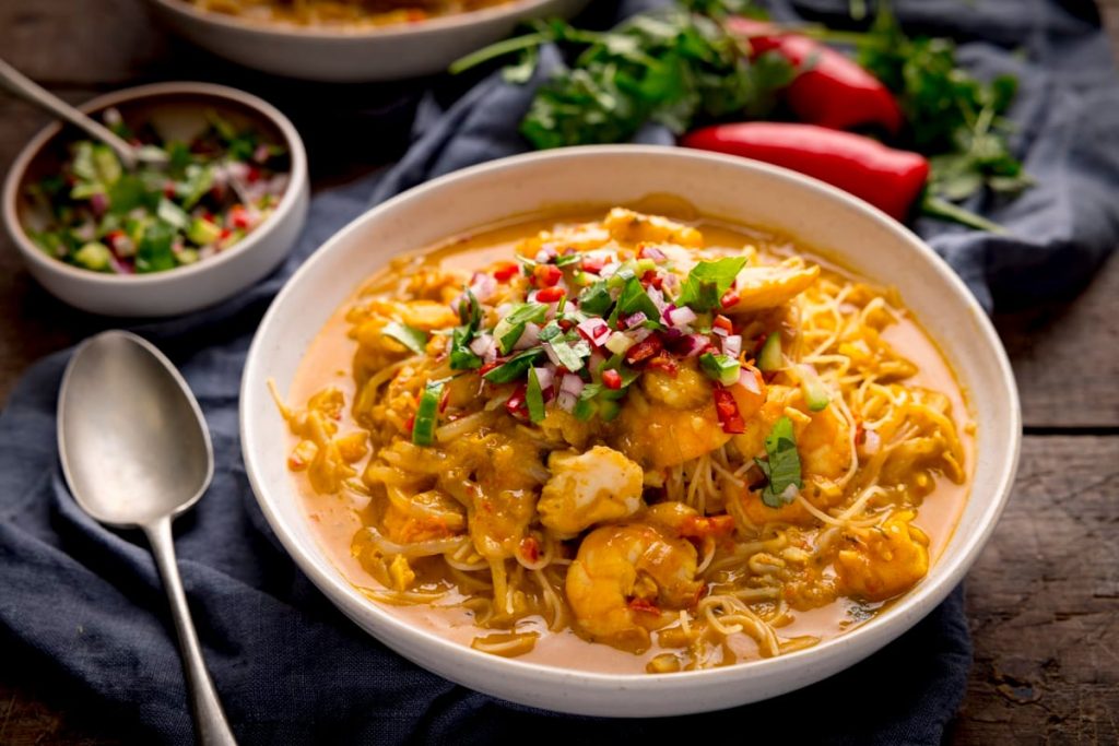 Singapore Seafood Laksa: The Ultimate Guide to Cooking a Rich and Flavorful Masterpiece