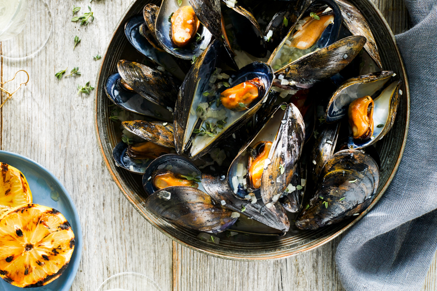 Sizzle & Delight: Unlocking the Irresistible Flavors of Grilled Mussels for Seafood Lovers